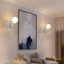 APPLIQUE DA PARETE DECORATIVO FORMA OMINO SULLA SCALA IN METALLO ATTACCO E27 AQ49