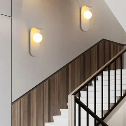 APPLIQUE DA PARETE MODERNO LAMPADA DECORATIVA IN METALLO CON SFERA VETRO G9 AQ46