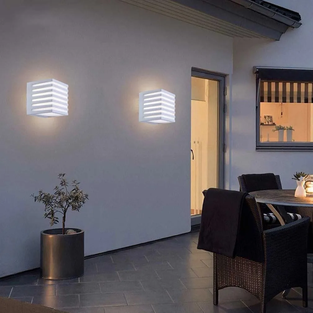 APPLIQUE MURO ESTERNO LED 10W LAMPADA DECORATIVA STRISCE CUBO BIANCO IP54 B110-B