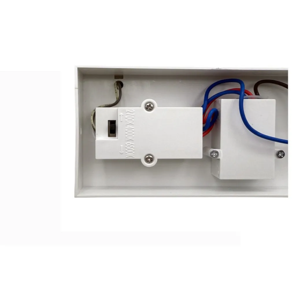 APPLIQUE PER ESTERNO 10 W CON SENSORE PIR DI MOVIMENTO TECNOLOGIA CCT IP54 SS-ESA-013C