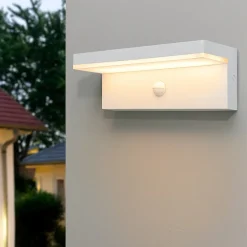 APPLIQUE PER ESTERNO 10 W CON SENSORE PIR DI MOVIMENTO TECNOLOGIA CCT IP54 SS-ESA-013C