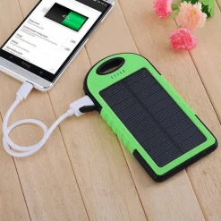 BATTERIA ESTERNA POWERBANK SOLARE 5000mAh CARICATORE SMARTPHONE TABLET GANCIO