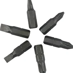 CACCIAVITE CON ESTENSIONE FLESSIBILE E CON PUNTE DI RICAMBIO 8 IN 1