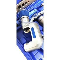 CARTELLATRICE PER CONDIZIONAMENTO SVASATURA TUBI RAME 2 DIME TAGLIATUBO