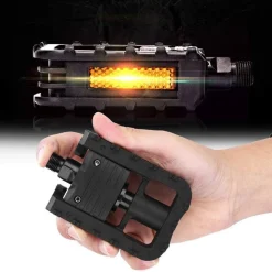 COPPIA DI PEDALI BICICLETTA CON RIFLETTORI LATERALI ATTACCO UNIVERSALE XC-2513