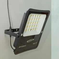 FARO CON PANNELLO SOLARE IP65 E SENSORE CREPUSCOLARE PROIETTORE 50 100 200 300W