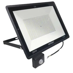 FARO LED DA ESTERNO CON SENSORE CREPUSCOLARE 200 W LUCE FREDDA CON STAFFA G6200