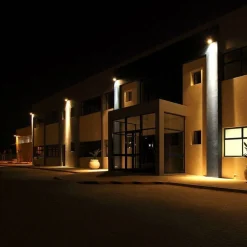 FARO PROIETTORE A LED SMD DA 30W COLORE NERO LUCE CALDA 3000K PER ESTERNO IP65