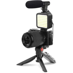 KIT VLOGGER PROFESSIONALE 4IN1 UNIVERSALE PER SMARTPHONE CON MICROFONO LUCE LED