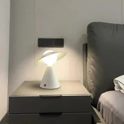 LAMPADA DA TAVOLO DECORATIVA CON PARALUME A CAPPELLO ORIENTABILE LUME E27 D13