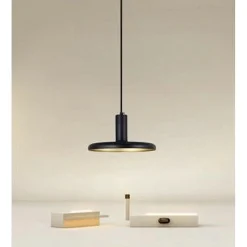 LAMPADARIO A SOSPENSIONE DESIGN MODERNO CON PARALUME IN FERRO NERO ORO E27 IP20 33757
