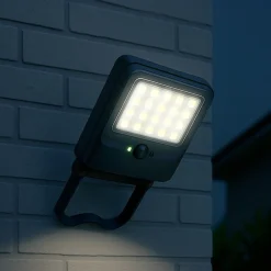 LAMPIONE FARO CON PANNELLO SOLARE 50 WATT SENSORE CREPUSCOLARE LUCE FREDDA IP65 ES-P-50F