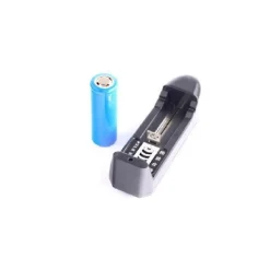 MINI TORCIA A LUCE BIANCA 500 W 800 LUMES RICARICABILE RESISTENTE CON GANCIO