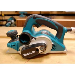 PIALLATRICE PIALLA PIALLETTO PROFESSIONALE PER LEGNO 620W MAKITA MOD.KP0800