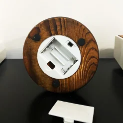 ROSA ETERNA INCANTATA LA BELLA E LA BESTIA IN CUPOLA CON BASE LEGNO E LUCI A LED