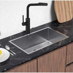 RUBINETTO CUCINA ESTRAIBILE CON EROGATORE GIREVOLE 2 GETTI MISCELATORE NERO 87256