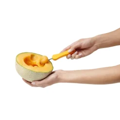 SCAVINO CUCCHIAIO MULTIFUNZIONE TAGLIO MELONE 3 IN 1 SPALLINATORE PER FRUTTA