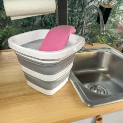 SECCHIO QUADRATO PIEGHEVOLE DA 7,5 LT CON MANIGLIE MULTIFUNZIONALE PORTATILE SALVASPAZIO