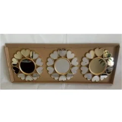 SET 3 PEZZI SPECCHI DA PARETE DECORATIVI CON CUORI SPECCHIO 25 X 25 CM 854118
