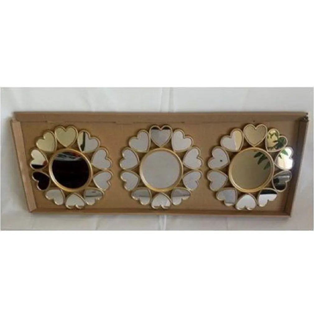 SET 3 PEZZI SPECCHI DA PARETE DECORATIVI CON CUORI SPECCHIO 25 X 25 CM 854118