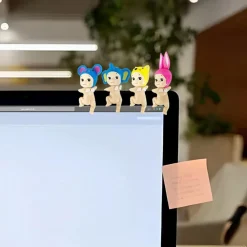 SONNY ANGELS SERIES MINI FIGURE ANIME ORNAMENTI TELEFONO SCRIVANIA COMPUTER CON ADESIVO