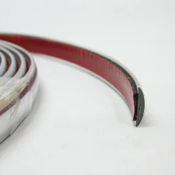 STRISCE CROMATE AUTO 10MMX5MT UNIVERSALE PORTIERA PARAURTI PROTEZIONE AUTOADESIVA