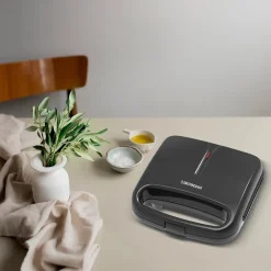 TOSTIERA ELETTRICA 750W AMPIE PIASTRE ANTIADERENTI PIEDINI ANTISCIVOLO MANICO TERMOISOLATO